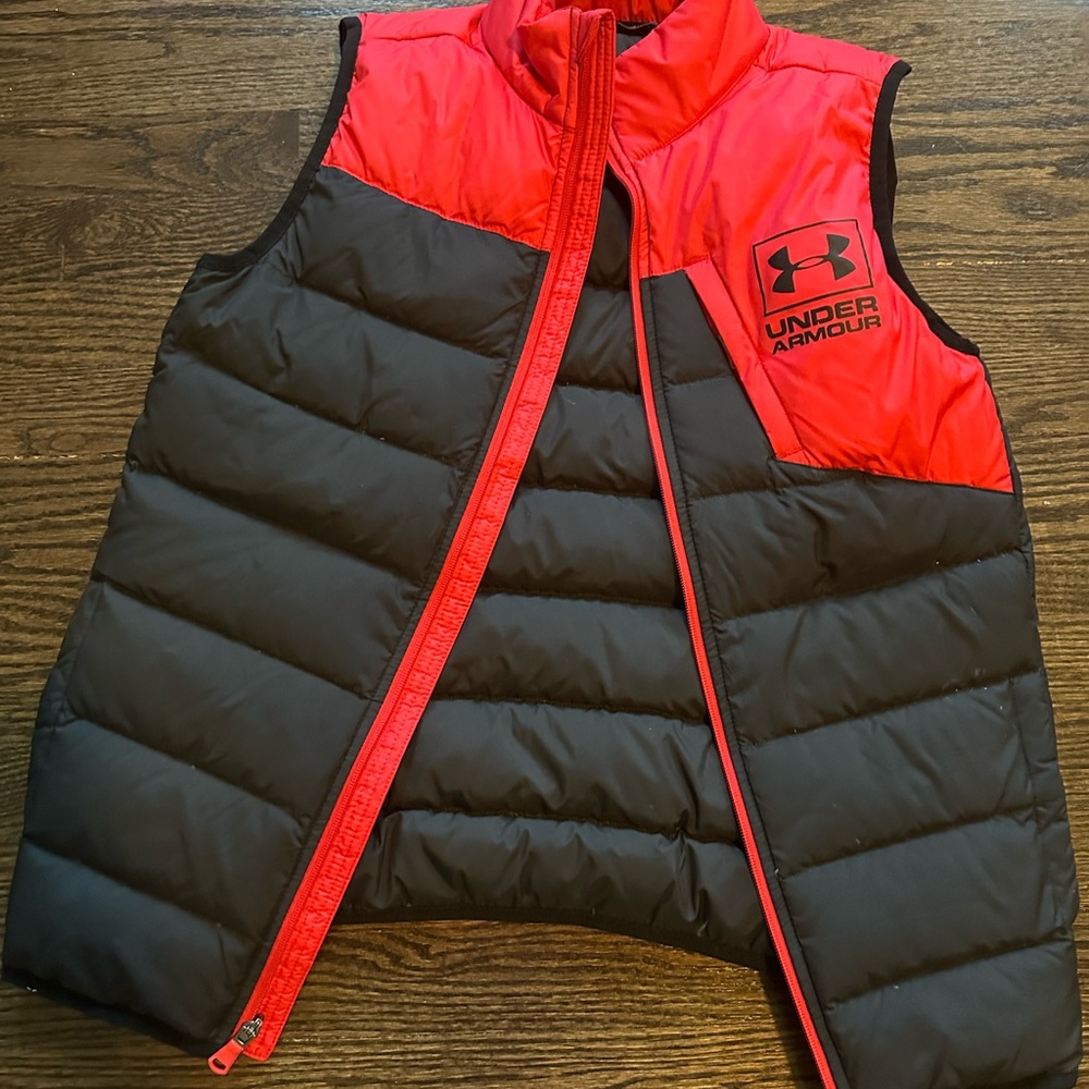 YLG Under Armour Red and Black Kids Puffer Vest Like New
